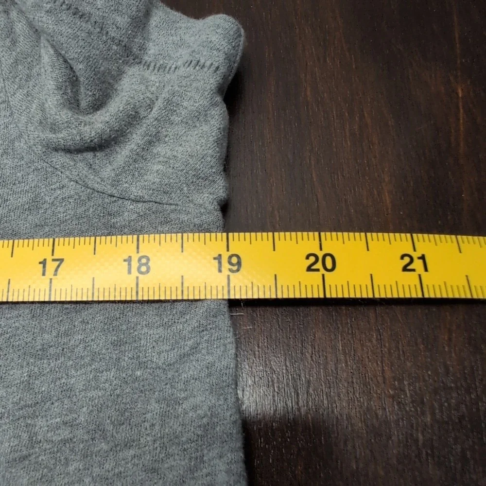 Vintage‎ Y2K Hollister California Gray Short Sleeve Graphic T Shirt Size Medium